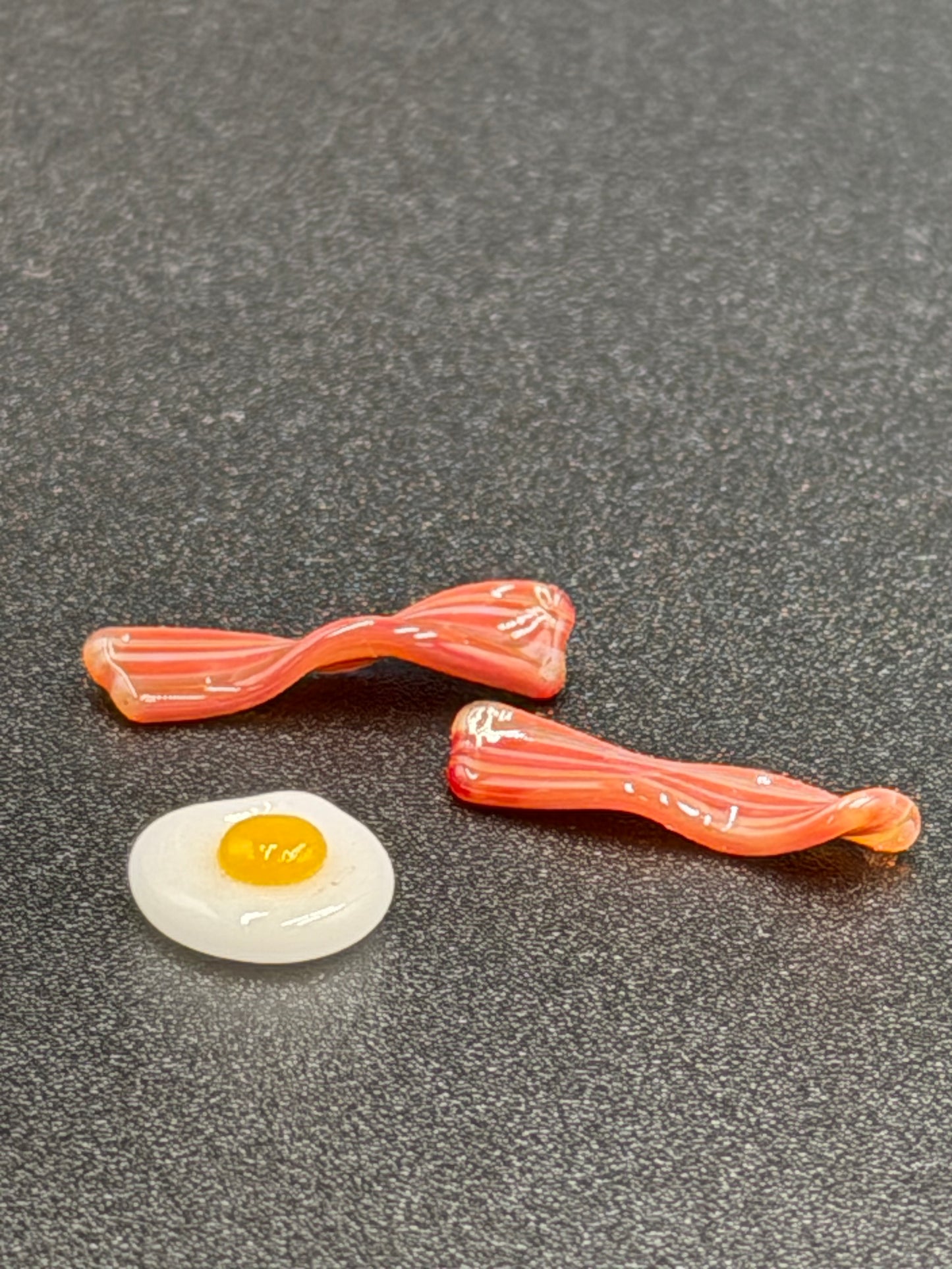 Mateo Gonzalez Glass – Bacon and Egg Terp Pillar and Pearl Set